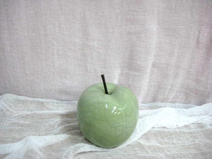 48471 - Μήλο πορσελάνη μικρό Γερμανίας 11Χ11Χ12,5